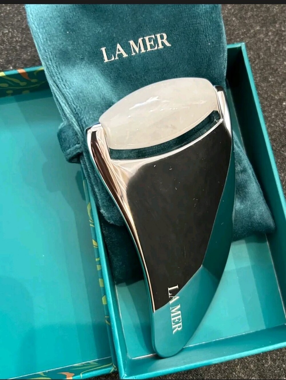 La Mer Roller White Jade